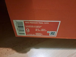 Nike Pegasus Trail 2 GTX EUR 42,5 (UK 8 / US 9) 27 cm (minimálne používané) + Nike Tiempo Mystic/Natural IC (používané) zdarma